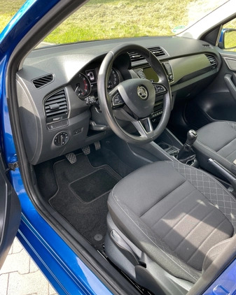 Skoda Fabia cena 37900 przebieg: 160000, rok produkcji 2017 z Olszyna małe 781